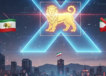 „X“ platformos logotipas ekrane su socialinių tinklų piktogramomis