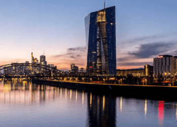 ECB susiduria su nauju infliacijos spaudimu: rugsėjį numatomas dar vienas palūkanų kilimas