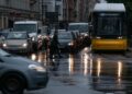 Iliustracija: raining, traffic, city, rainy day, rainy weather, vehicles, road, street, urban, traffic, traffic, traffic, traffic, traffic, rainy day, rainy day, rainy day, rainy day, street