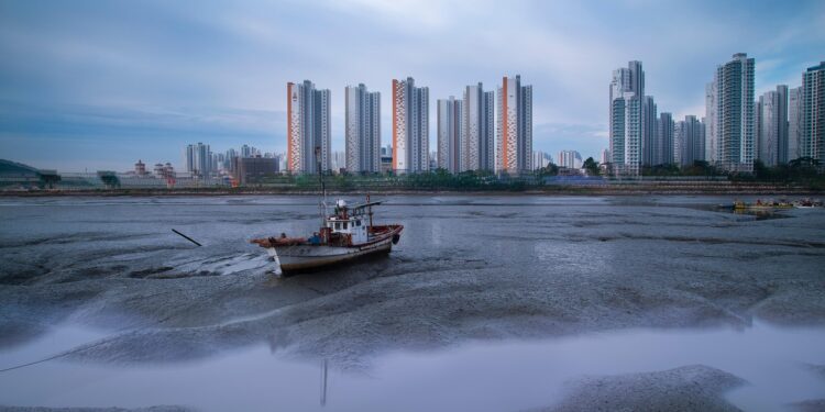 Iliustracija: city, ocean, sky, cloud, scrapped ship, nature, water, landscape, city, city, city, city, city