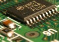 „Microchip Technology“ pristatė 65 V monitorius 48 V maitinimo sistemoms