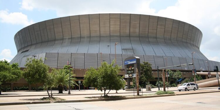 Naujojo Orleano verslai ruošiasi „Saints“ namų sezono atidarymui „Caesars Superdome“ stadione