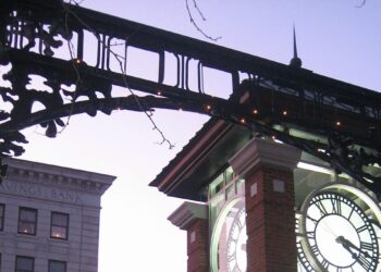 „New Hampshire Doughnut Co.“ planuoja kepyklą Londonderyje, o „Lithermans“ Konkorde įrengė šešis fliperio aparatus