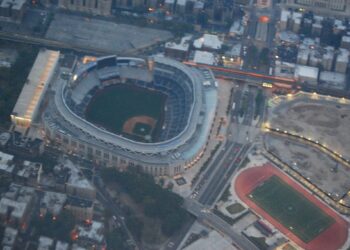 „Red Sox“ Niujorke sieks revanšo prieš „Yankees“ atkrintamųjų serijoje