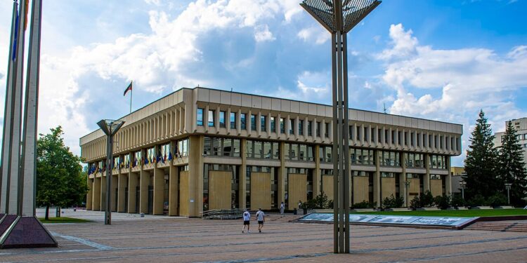 Saulės elektrinėms Lietuvoje – iki 1 cento už kilovatvalandę nauja mokesčio dedamoji