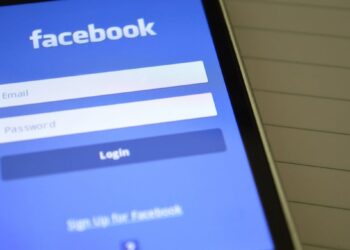Eglė Kuktoraitė perspėja: algoritmai greitina neapykantos sklaidą