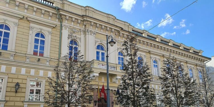 Kada apsimoka refinansuoti būsto paskolą: kaip įvertinti palūkanas ir sutarties keitimo išlaidas