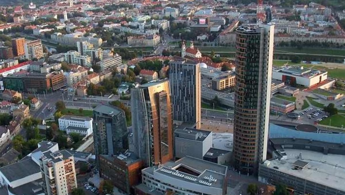 Kaip atpažinti investicinį sukčiavimą: požymiai, kuriuos būtina įvertinti prieš pervedant pinigus — iliustracija straipsnyje
