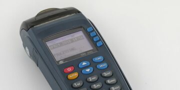 Kaip užginčyti mokėjimą banko kortele: veiksmai, terminai ir reikalingi įrodymai