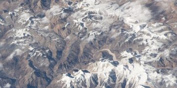 Himlunge lavina palaidojo stovyklą, dingo 10 alpinistų
