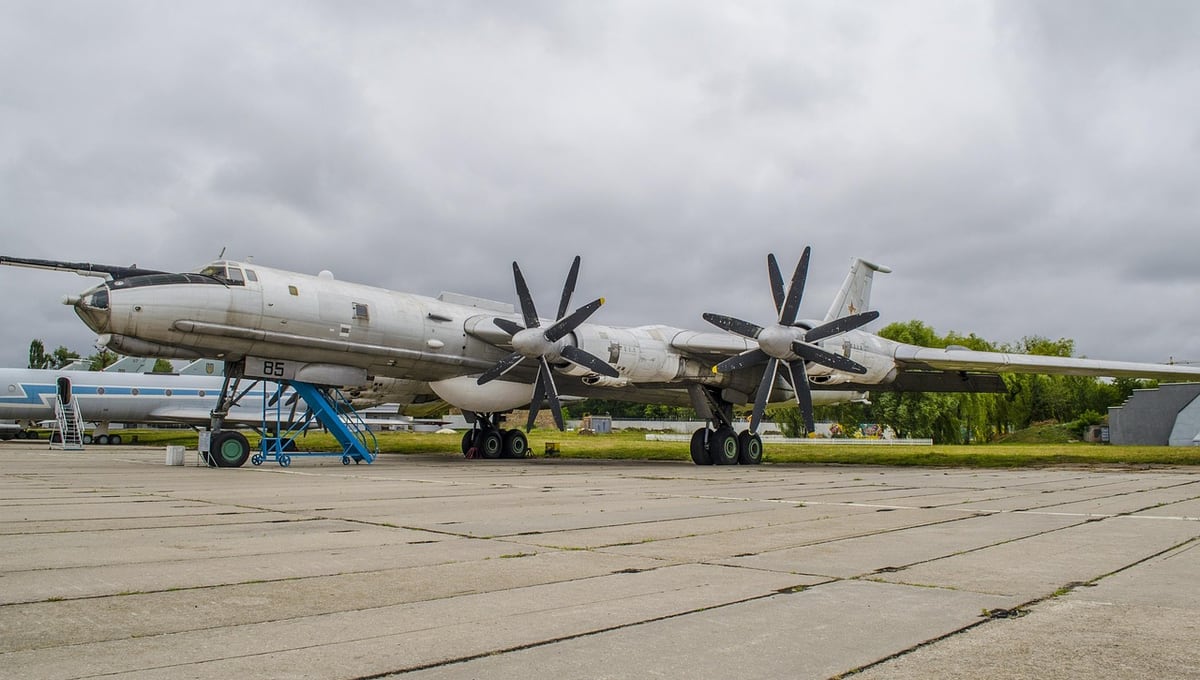Jurijus Abrosimovas perima „Tupolev“: 50 Tu-160M planas stringa — iliustracija straipsnyje