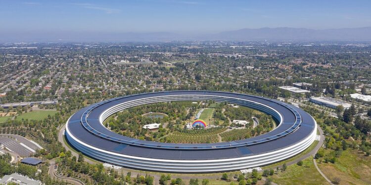 Lotus Technology Management įsigijo 959 tūkst. dolerių vertės „Apple“ akcijų