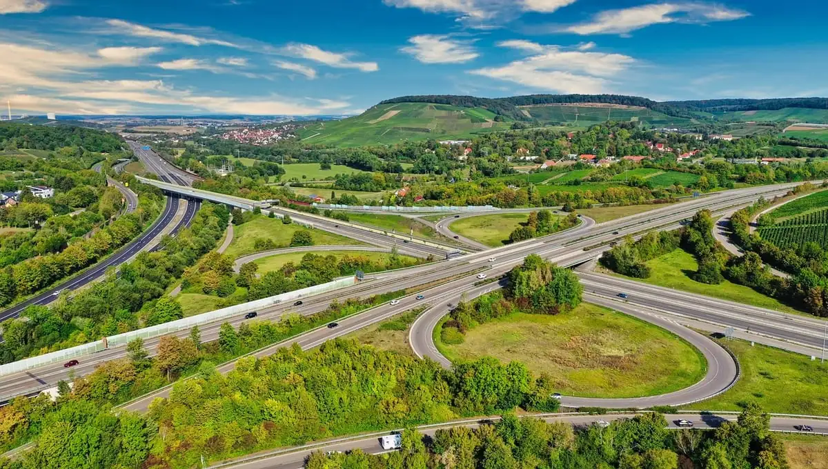 A45 uždaroma aštuoniems mėnesiams: Lietuvos vežėjams ilgesni keliai — iliustracija straipsnyje