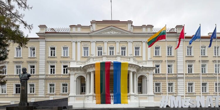 Robertas Kaunas atsiprašė dėl beveik 48 tūkst. eurų vakarėlio