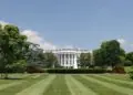 Trumpas Vašingtone pristatė DI robotą 29 tūkst. svetainių informacijai