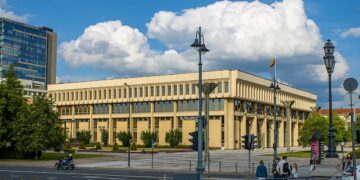 Kaip pasirinkti kaupimą pensijai: pakopos, rizika ir svarbiausi sprendimai