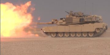 General Dynamics Lenkijai perduoda 250 67 tonų sveriančių „Abrams“