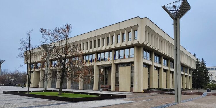 Anušausko komisija tikrina 55 darbuotojų kainuosiančią pertvarką