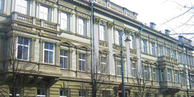 NMA direktorius laikinai nušalintas nuo pareigų, ministerija pradeda vidinį tyrimą