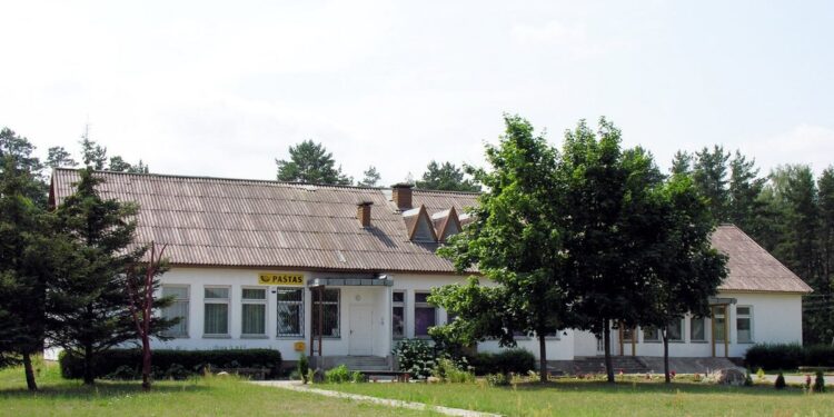 Lietuvos paštas ir „Mamų unija“ kviečia padėti vėžiu sergantiems vaikams: aukoti bus galima visuose pašto skyriuose