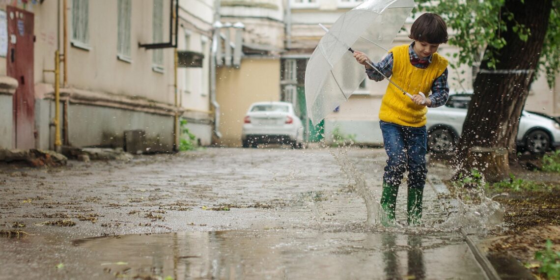 Iliustracija: puddle, kid, street, after rain, stroll, childhood, child, city, umbrella, puddle, puddle, street, umbrella, umbrella, umbrella, umbrella, umbrella